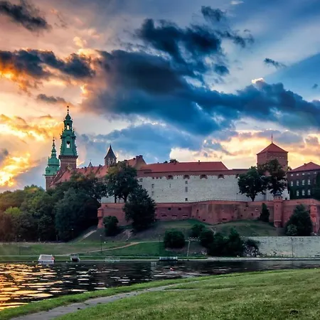 Golden Queen Jewish District *